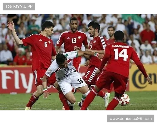 帕利尼亚与罗德里:防守型后腰和控场型后腰的战术角色对比分析 帕利尼亚与罗德里:防守型后腰和控场型后腰的战术角色对比分析